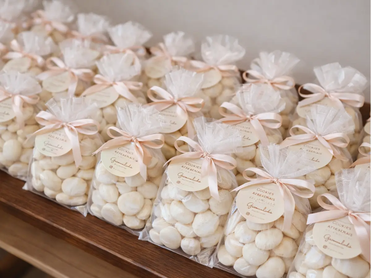 Lembrancinhas de casamento com doces embalados para checklist casamento